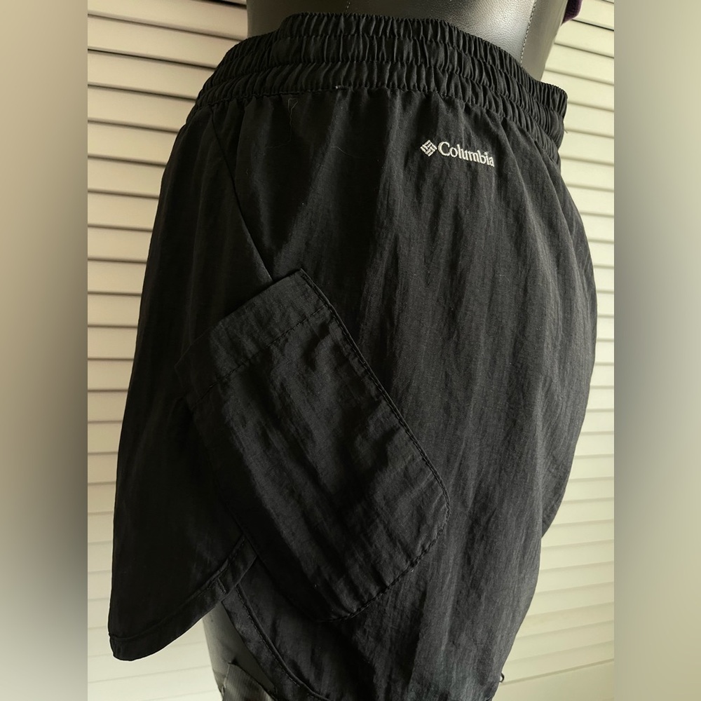 Women’s Columbia running shorts - Picture 3 of 8